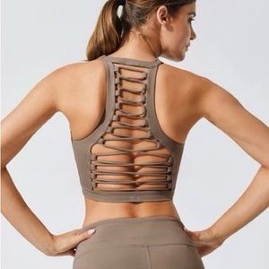 ALO Movement Top in Gravel